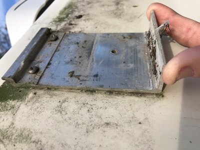 All mounting brackets are loose.