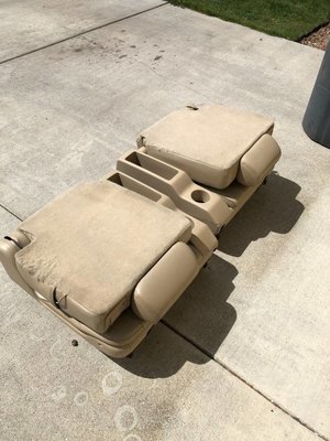 tahoe yukon sub seat3.jpg
