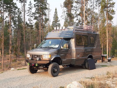 Here is my Chinook.  It is a 2003 Baja that was a 2 wheel drive. Had it converted at Ujoint off road. 7.3 powerstroke with around 74000 miles.