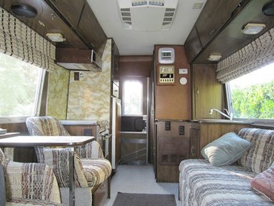 saloon aft.jpg